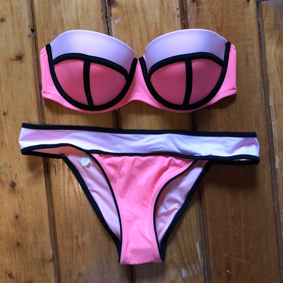 Victoria's Secret Other - NWOT Victoria’s Secret bikini